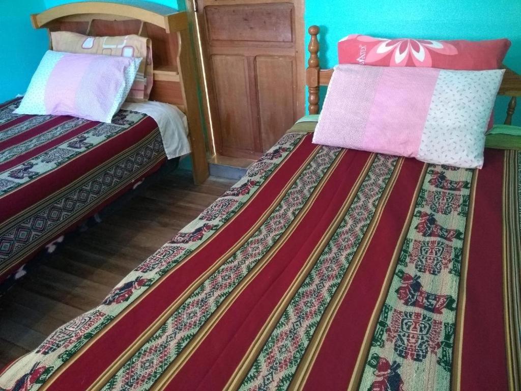 מלון Hostal Luna Del Titikaka En Isla De La Luna Bolivia מראה חיצוני תמונה