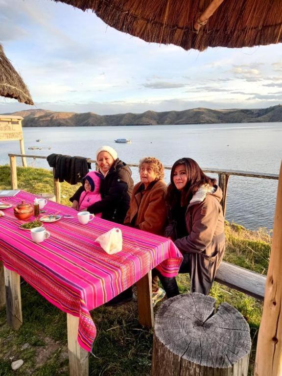 מלון Hostal Luna Del Titikaka En Isla De La Luna Bolivia מראה חיצוני תמונה